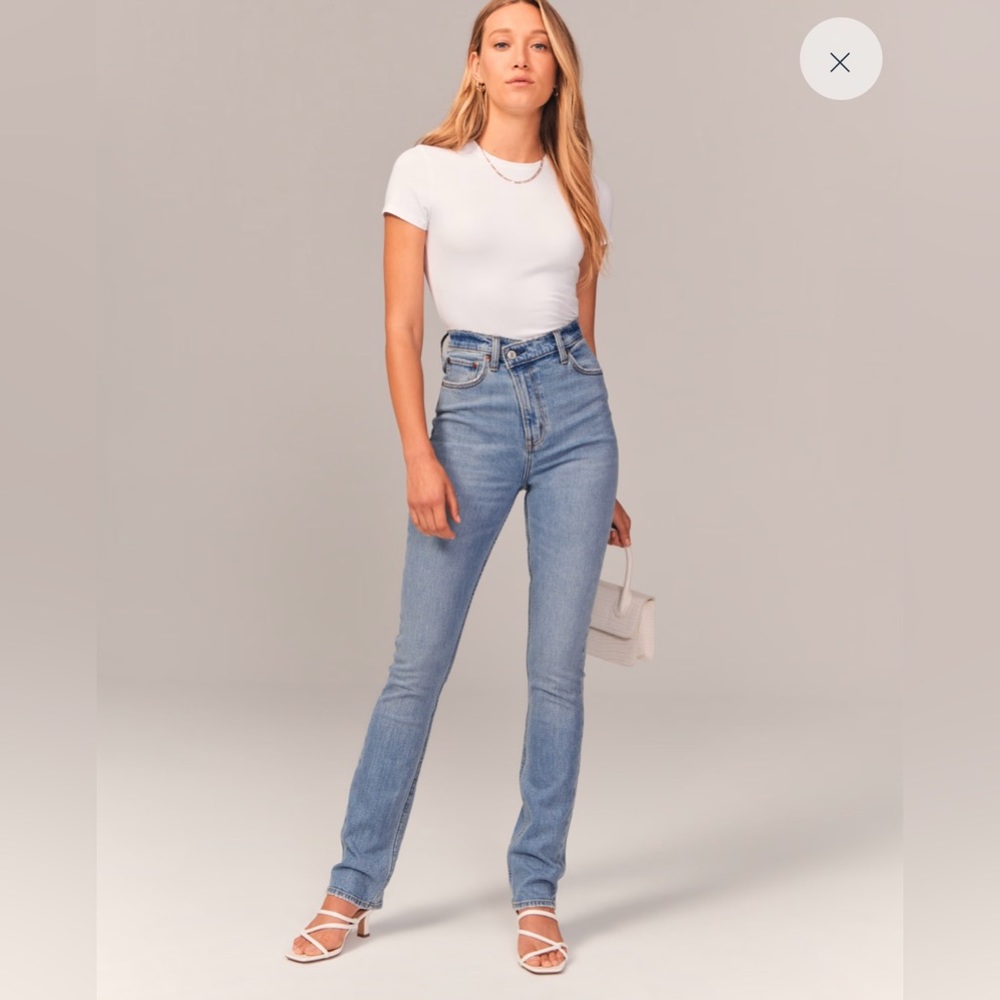 Ultra High Rise 90s Slim Straight Jean Abercrombie 26 Short